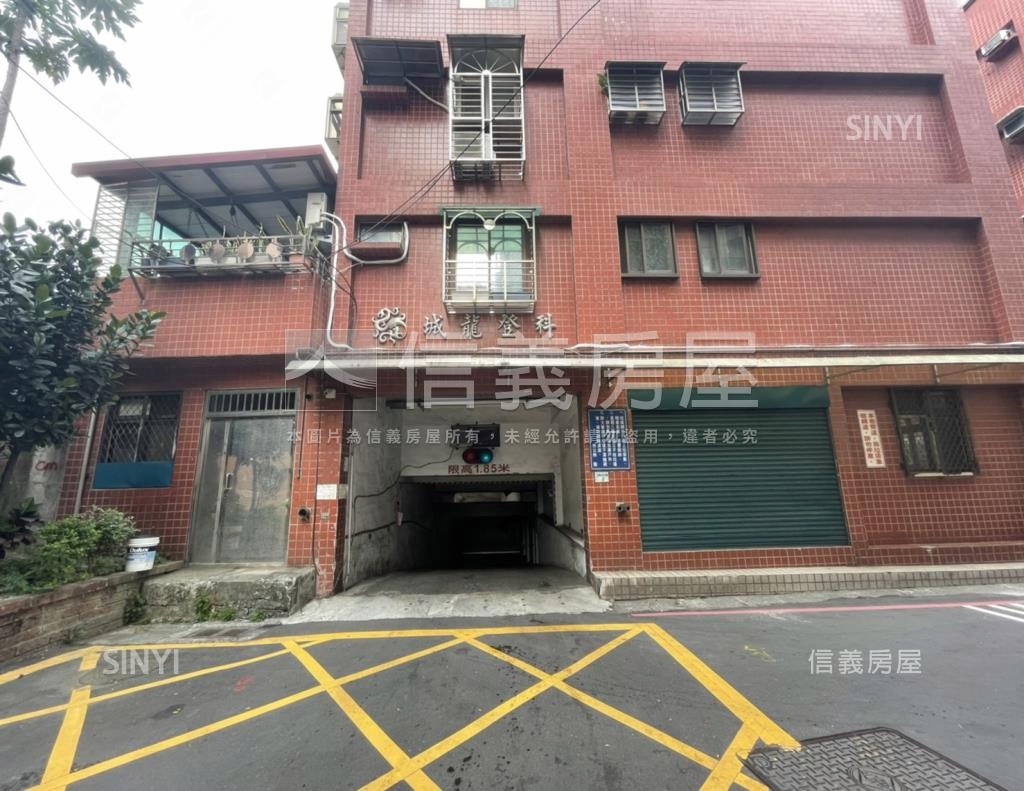 城龍登科社區外觀及周邊環境