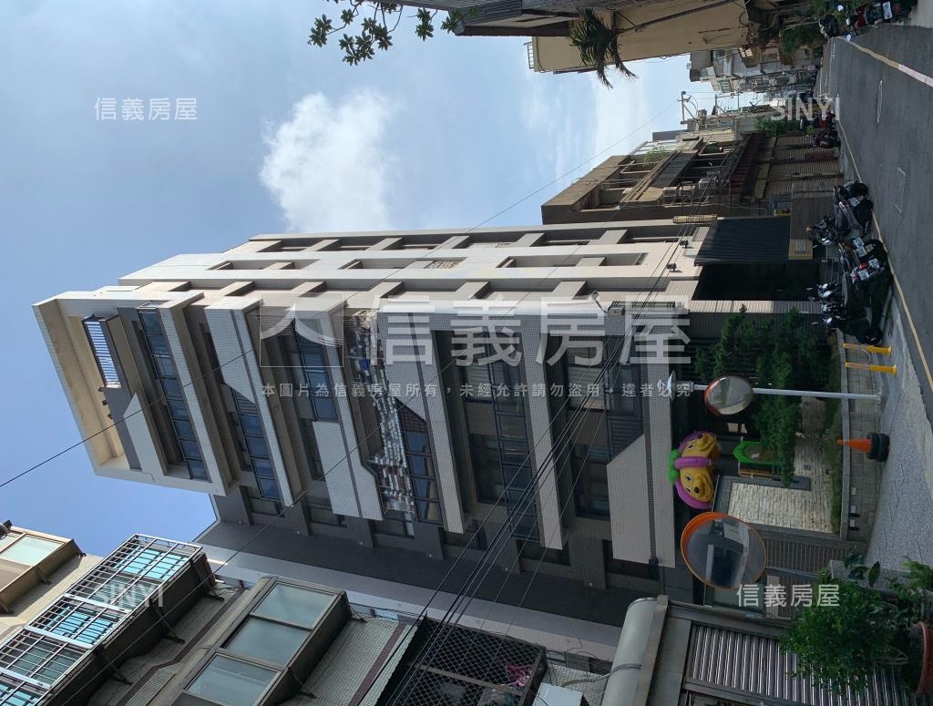 宸岳首品社區外觀及周邊環境