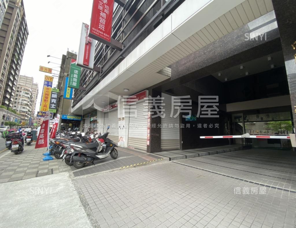 向陽光晴社區外觀及周邊環境