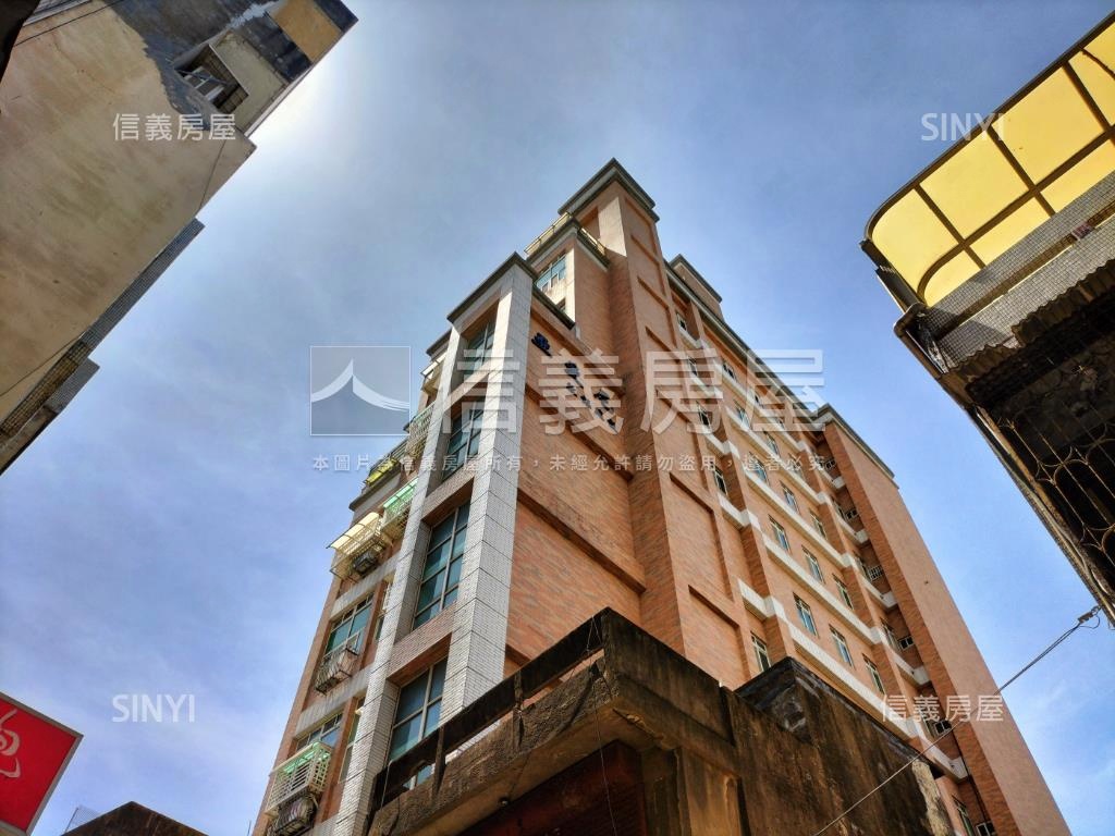 亞曼尼社區外觀及周邊環境