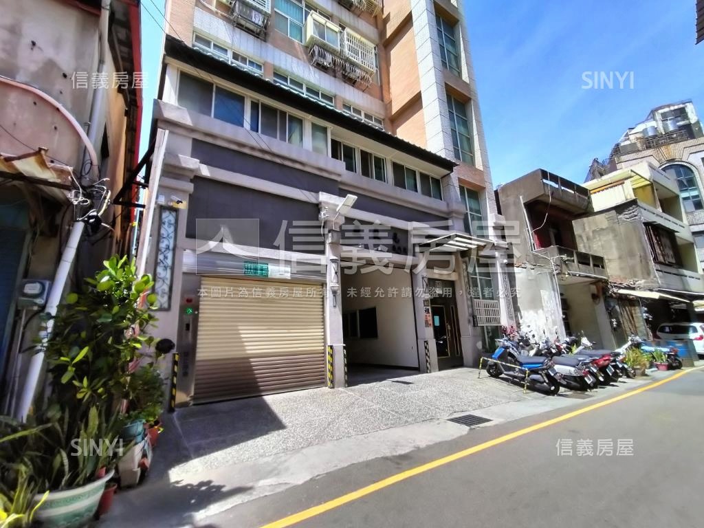 亞曼尼社區外觀及周邊環境