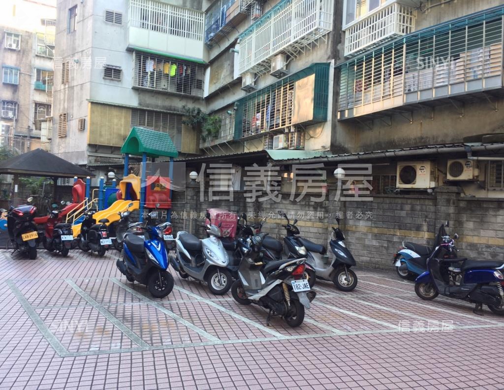 青雲首府社區外觀及周邊環境