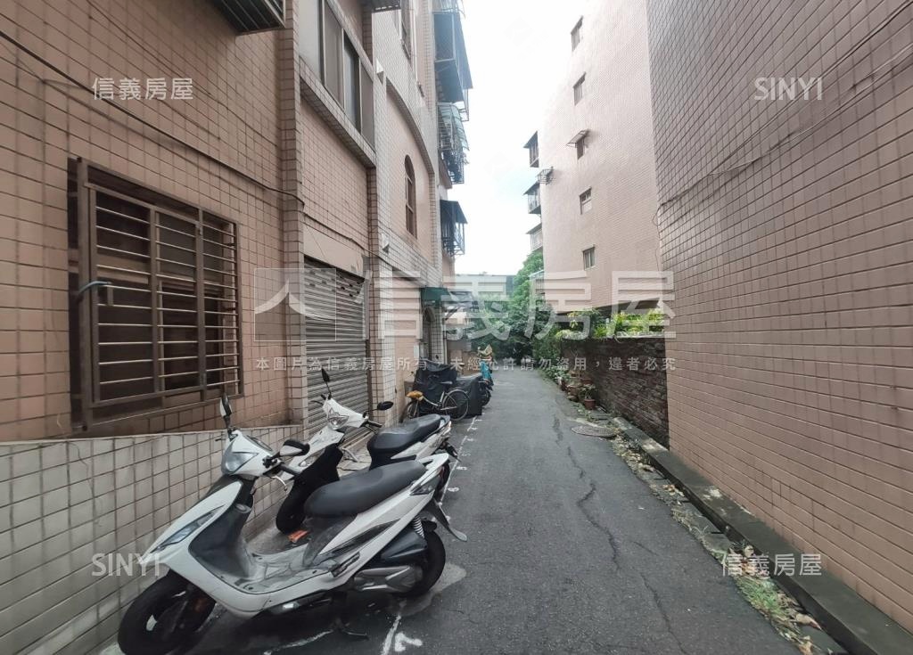 水湳街273號華廈社區外觀及周邊環境