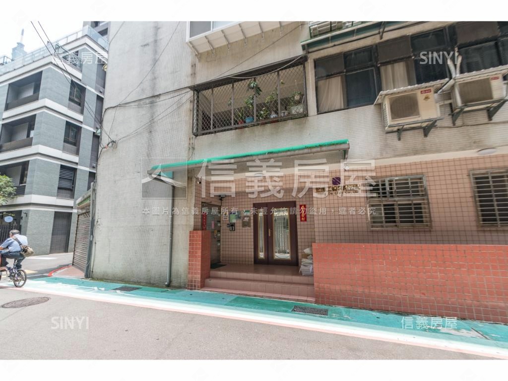 仁愛CASA社區外觀及周邊環境