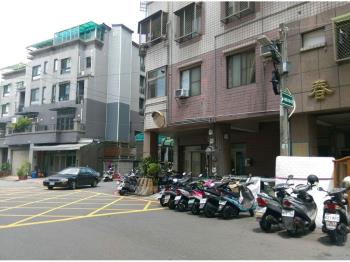春暉大地