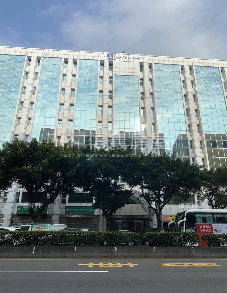 美源統帥企業天下大樓社區外觀及周邊環境
