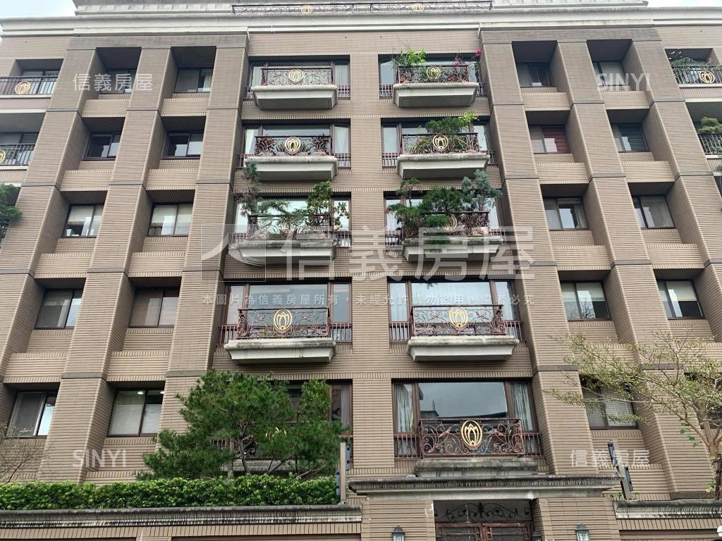 官邸豐華社區外觀及周邊環境