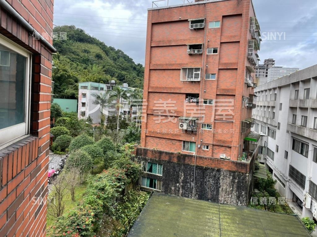 綠卡(北棟)社區外觀及周邊環境