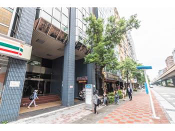 世青企業大樓