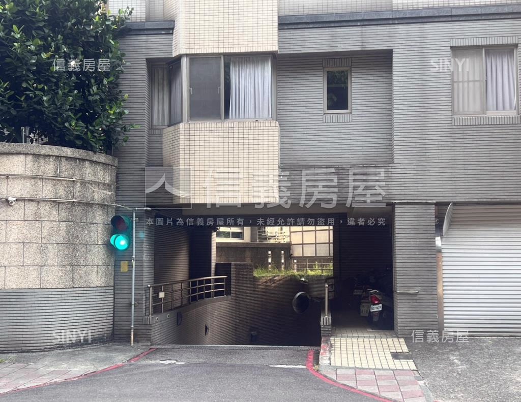 大華君址社區外觀及周邊環境
