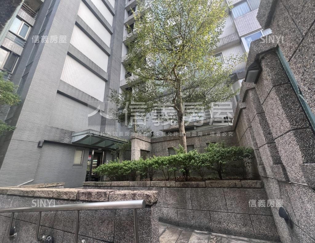 大華君址社區外觀及周邊環境