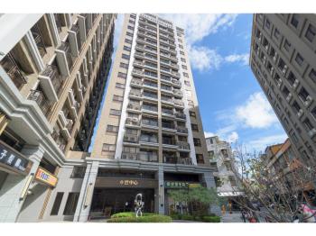 世中心