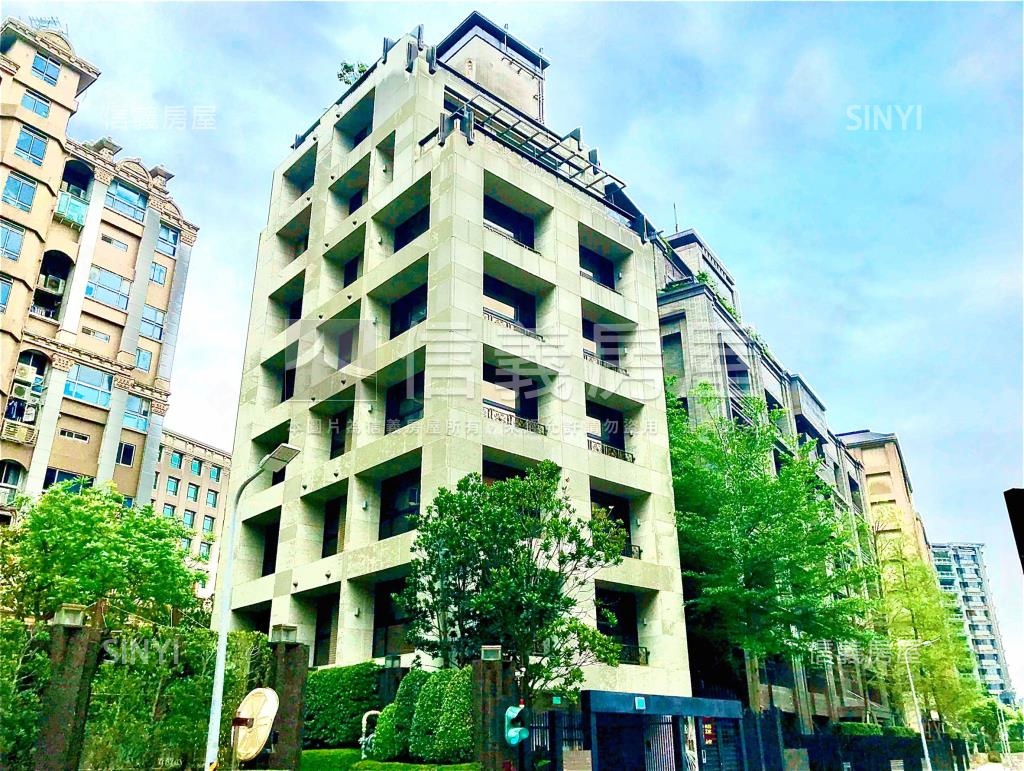 虹廷臻峰社區外觀及周邊環境