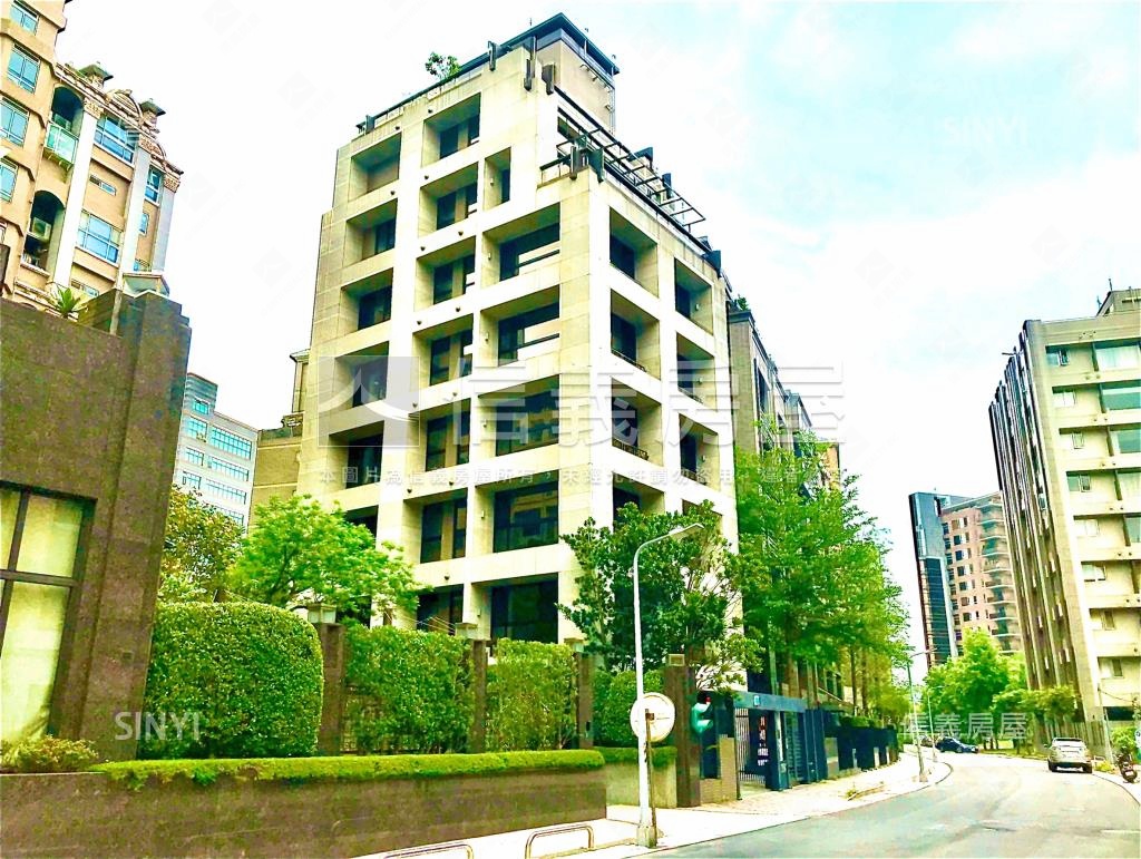 虹廷臻峰社區外觀及周邊環境