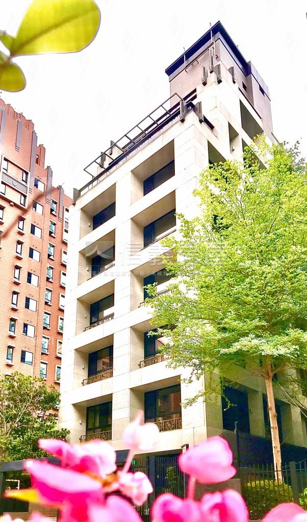虹廷臻峰社區外觀及周邊環境
