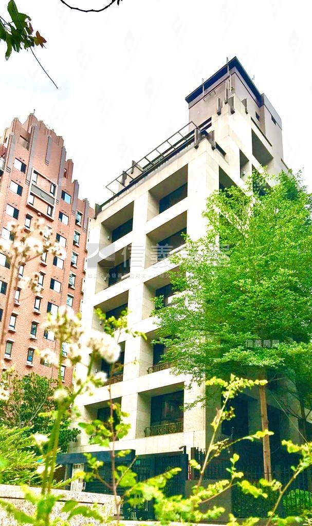 虹廷臻峰社區外觀及周邊環境