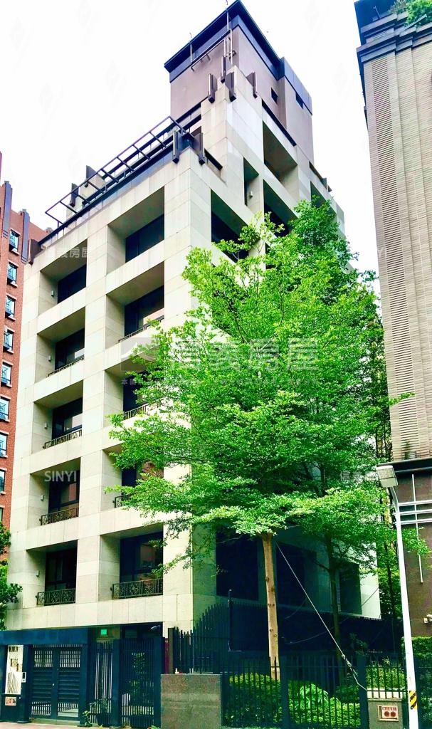虹廷臻峰社區外觀及周邊環境