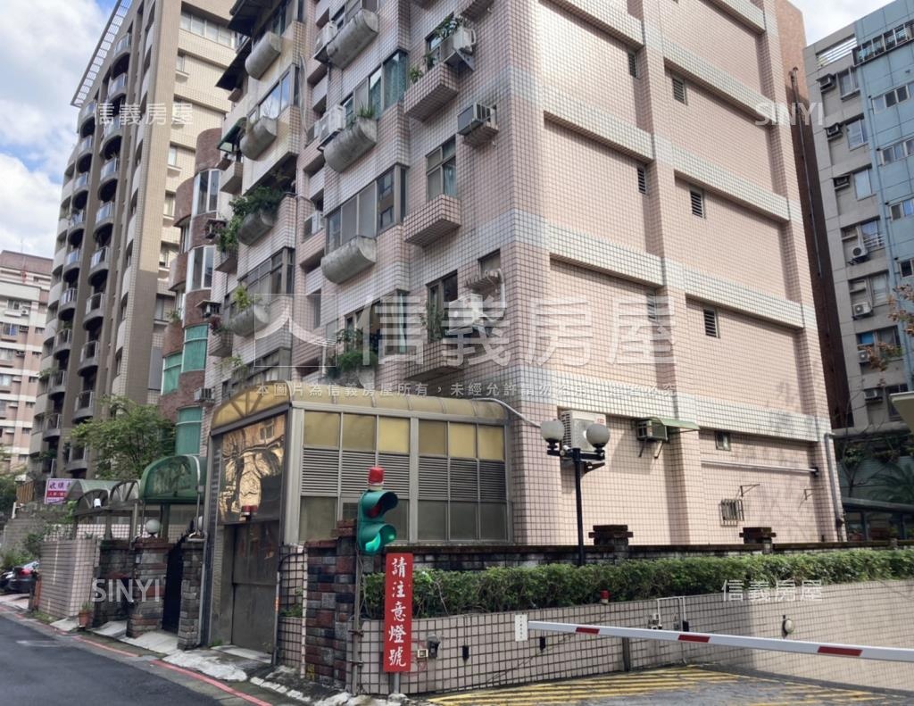鼎座社區外觀及周邊環境