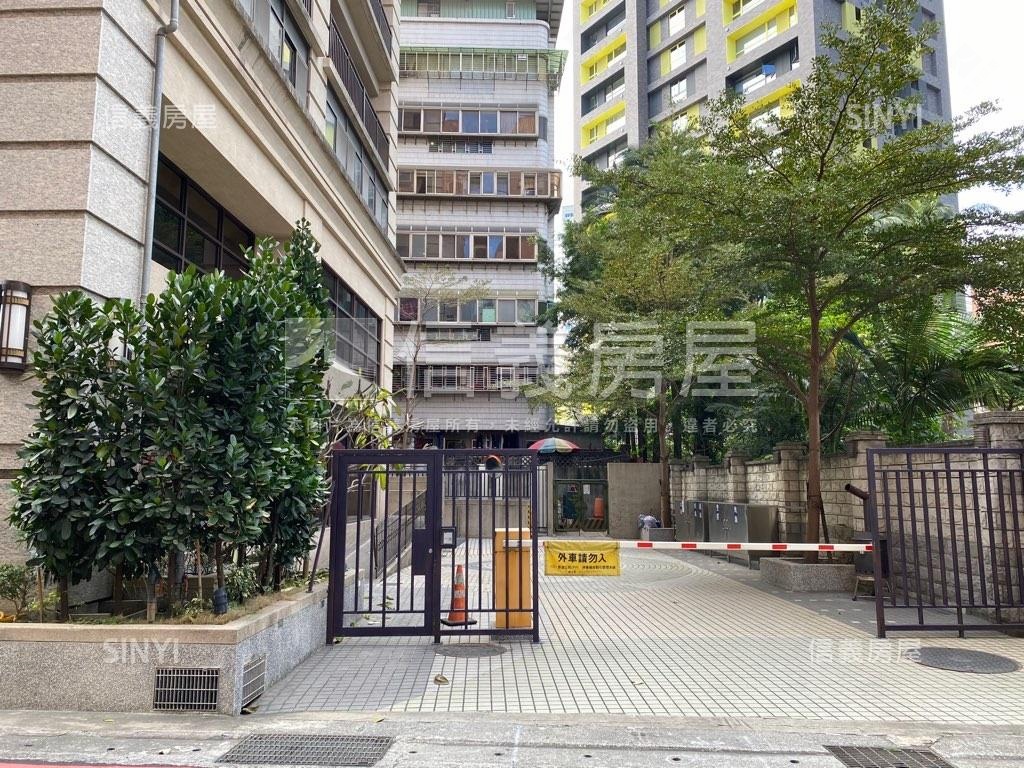 臻愛香榭社區外觀及周邊環境