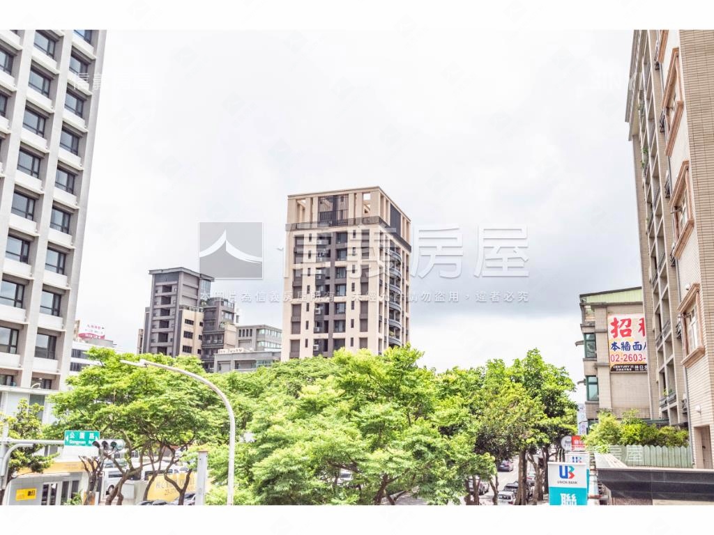 忠孝名門社區外觀及周邊環境