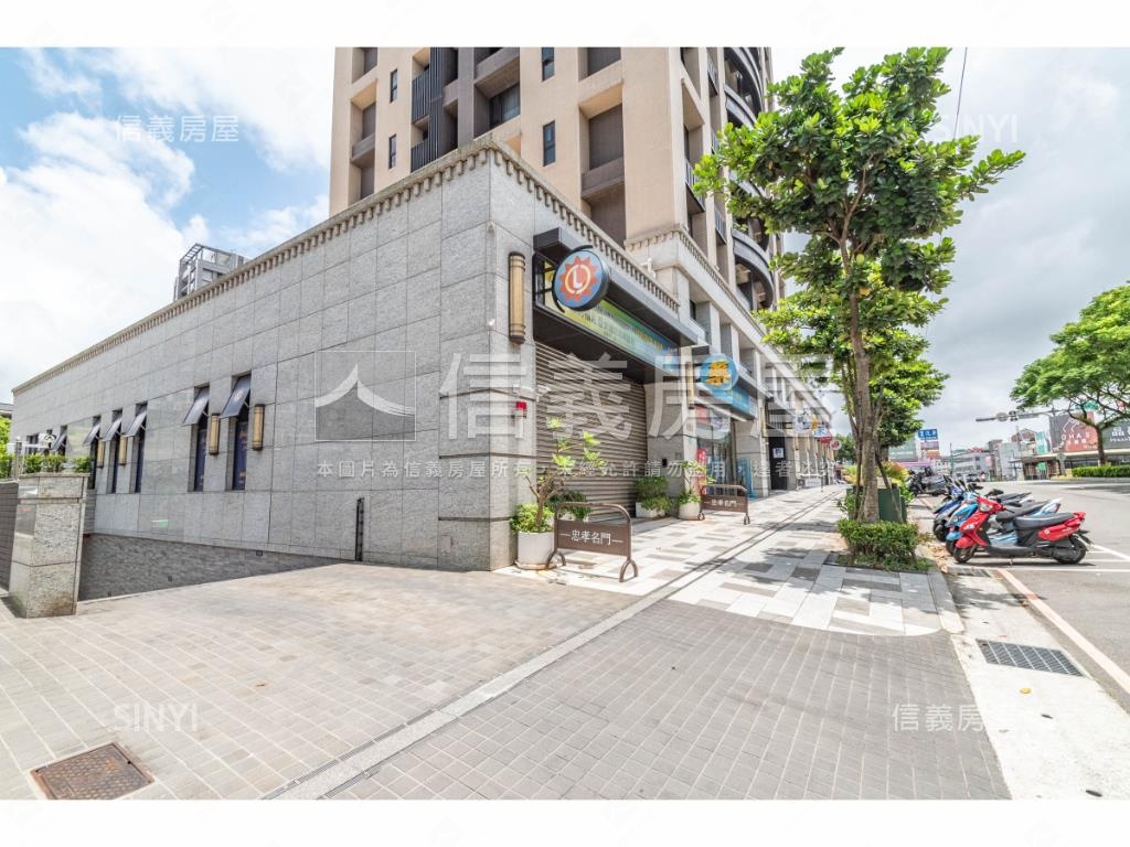 忠孝名門社區外觀及周邊環境