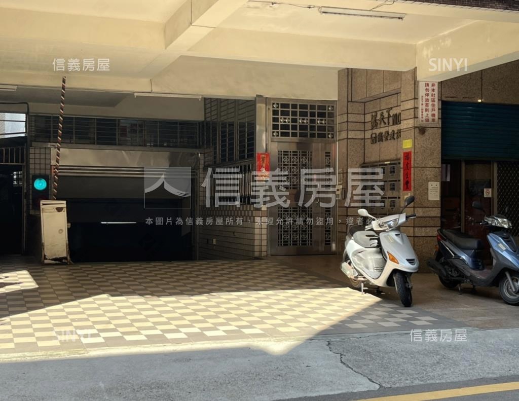 鴻天下第二期社區外觀及周邊環境