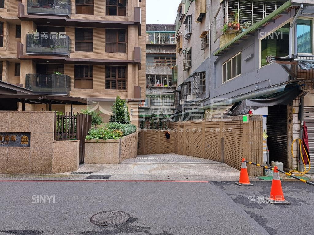 弘暉富琚社區外觀及周邊環境