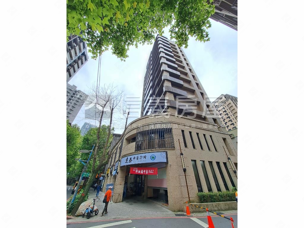 弘暉富琚社區外觀及周邊環境