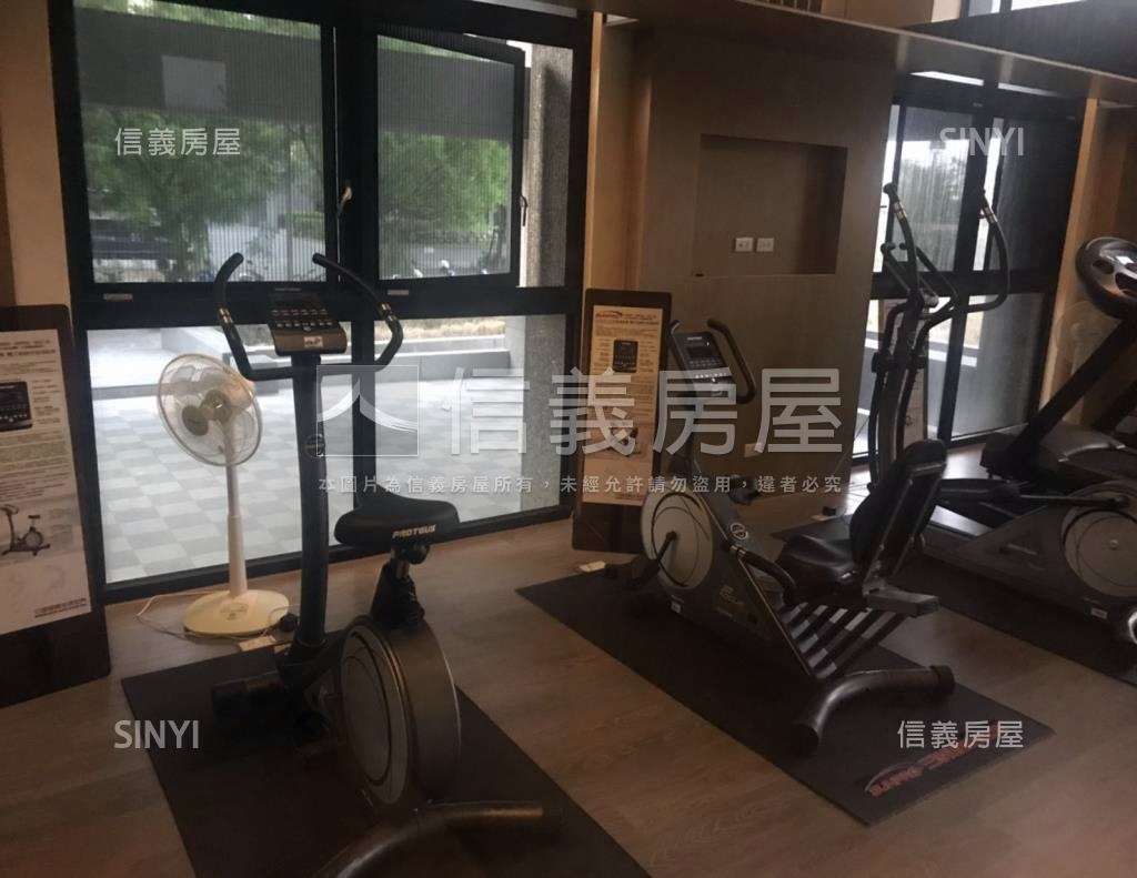 蔚藍海社區外觀及周邊環境
