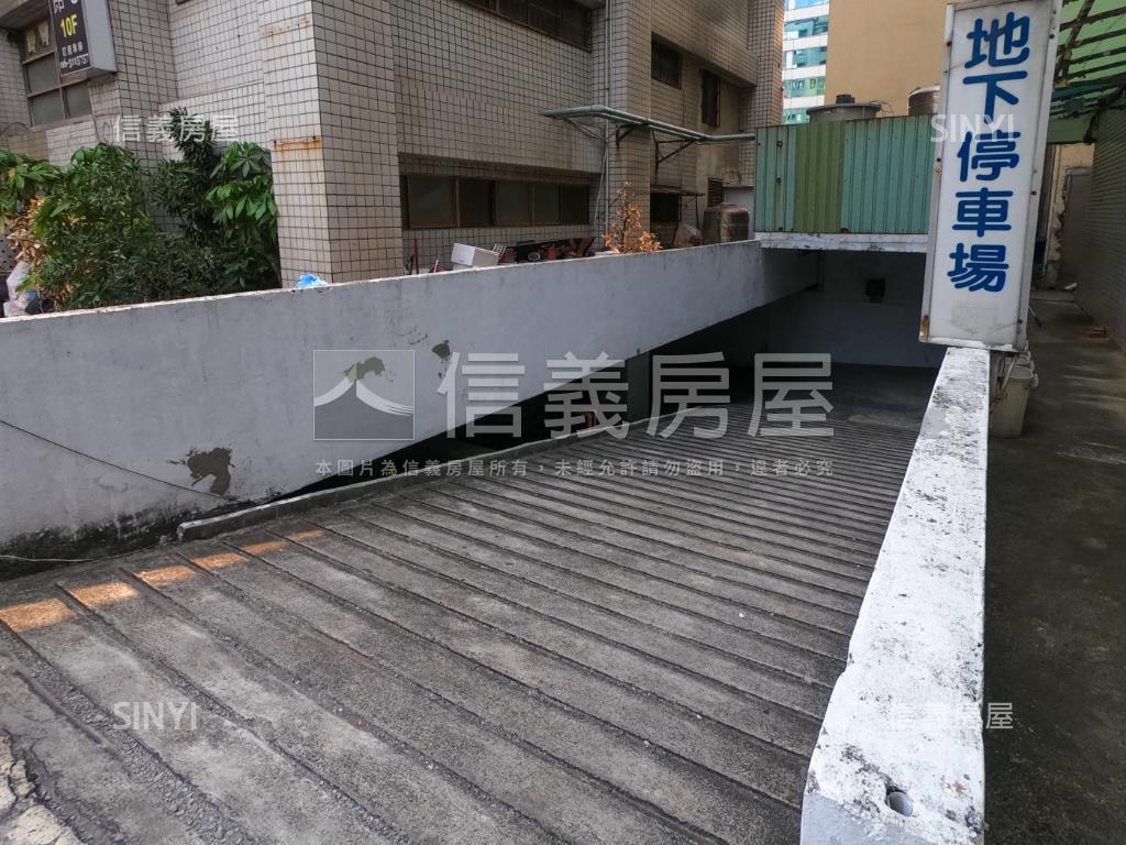 小東路473號大樓社區外觀及周邊環境