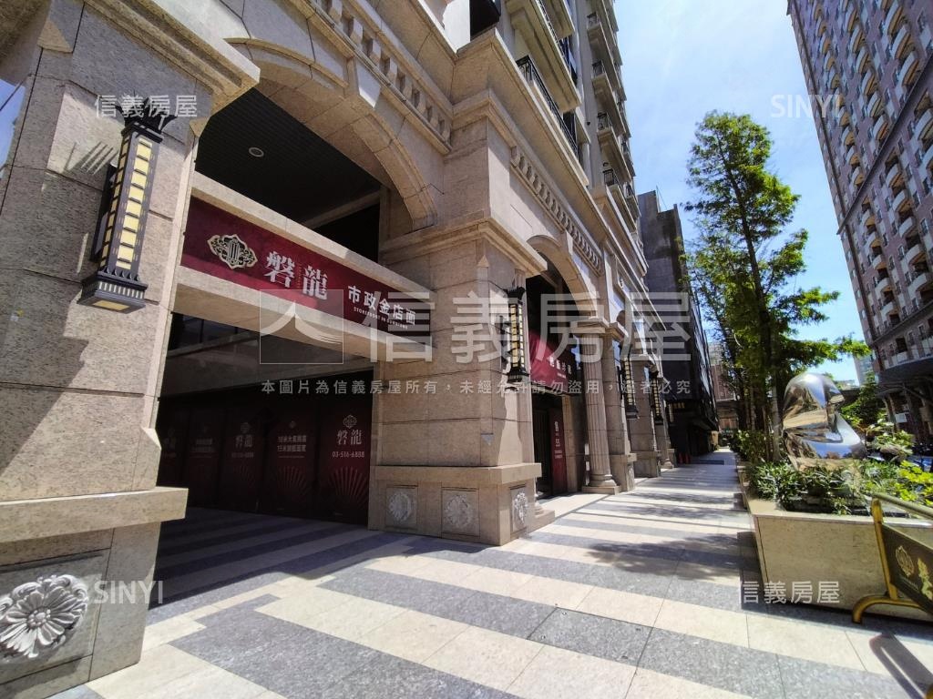 磐龍貳號樓社區外觀及周邊環境