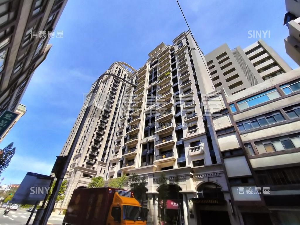 磐龍貳號樓社區外觀及周邊環境