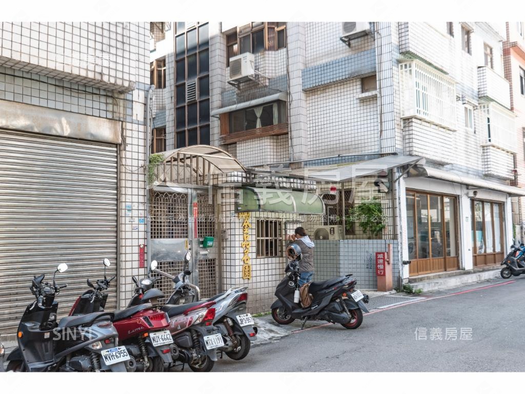金品名園社區外觀及周邊環境