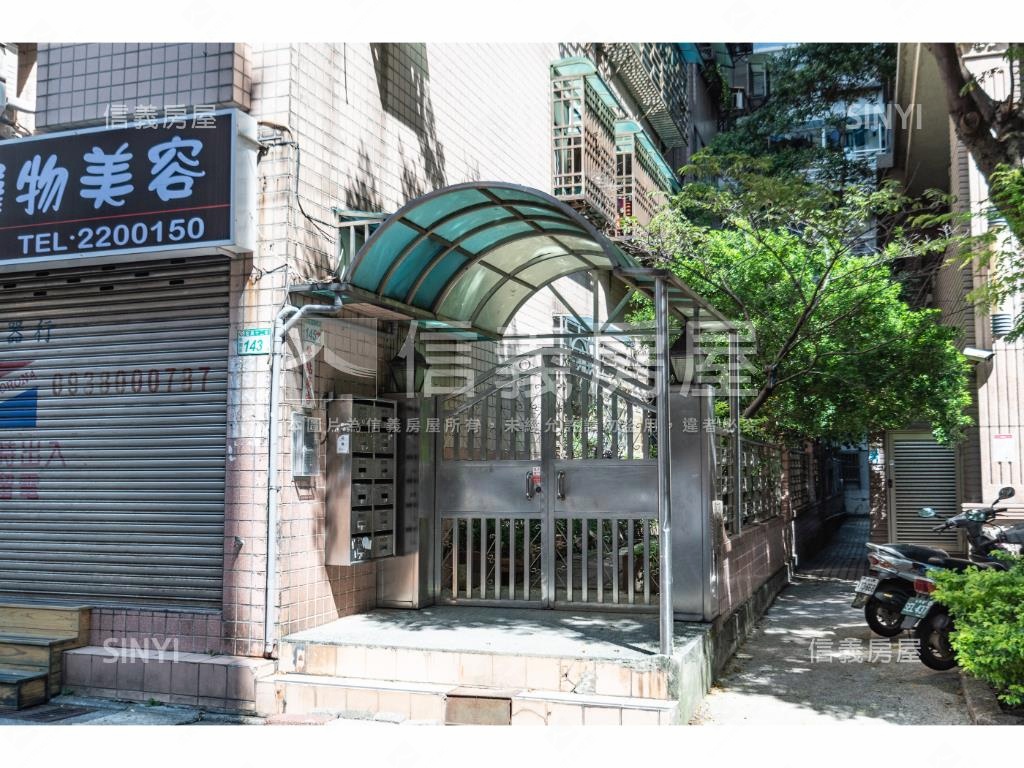 金品名園社區外觀及周邊環境