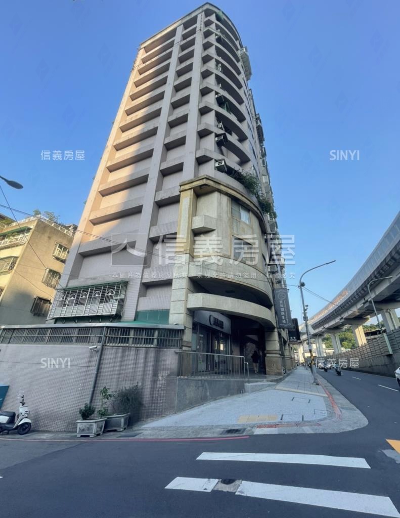 皇家大道社區外觀及周邊環境
