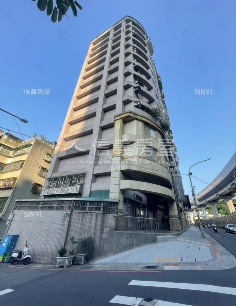 皇家大道社區外觀及周邊環境
