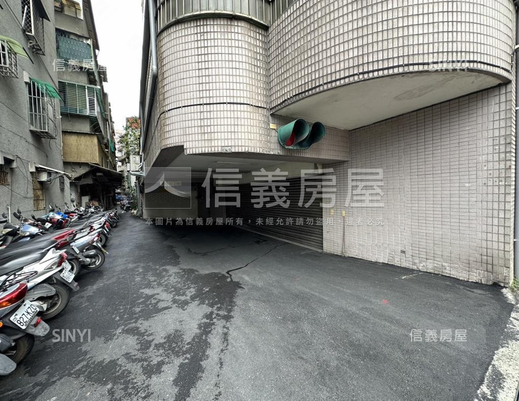 皇家大道社區外觀及周邊環境