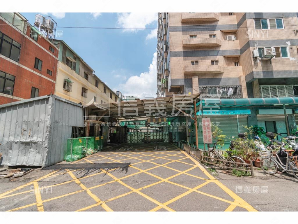 理想貴族社區外觀及周邊環境