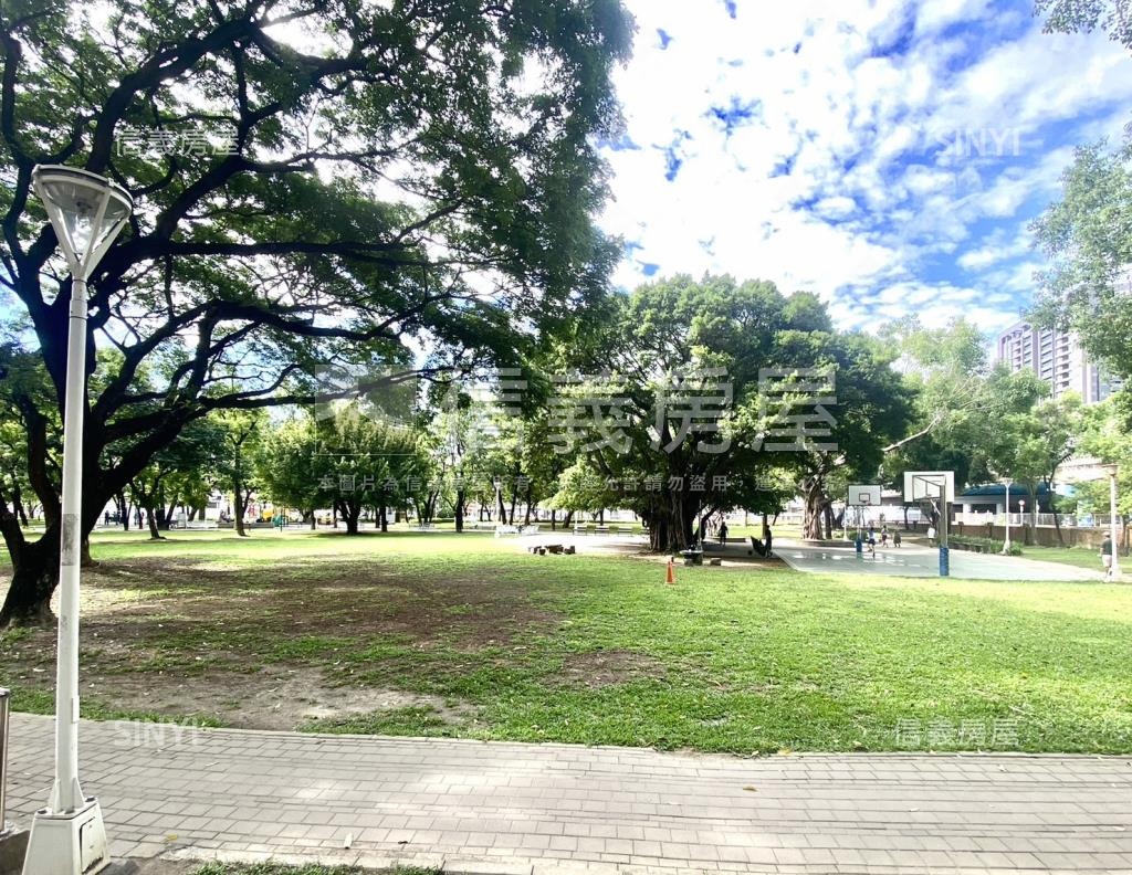 中正公園賞-綠園區社區外觀及周邊環境