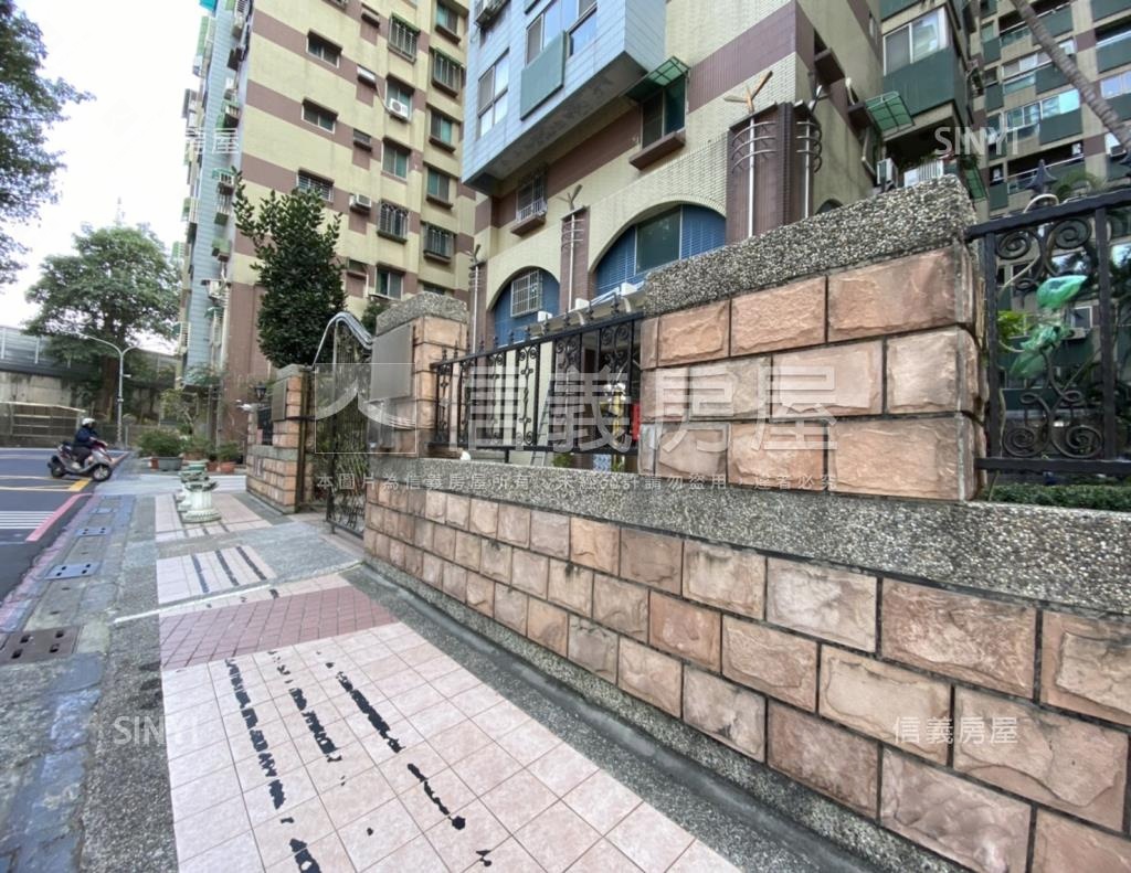 中正公園賞-虹園區社區外觀及周邊環境