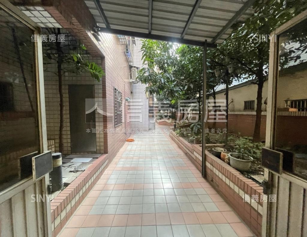 登輝三期社區外觀及周邊環境
