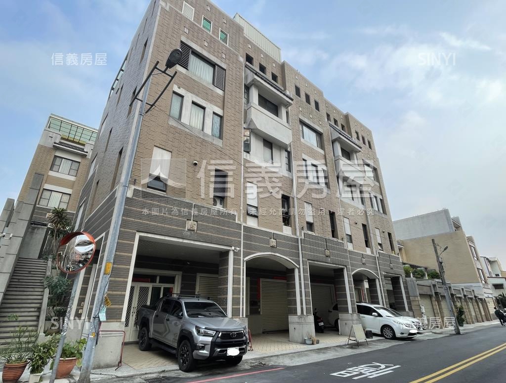鄉林桂冠C區社區外觀及周邊環境
