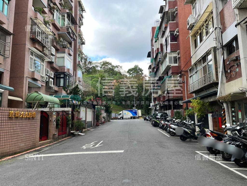 國泰內湖新城(15-37號)社區外觀及周邊環境