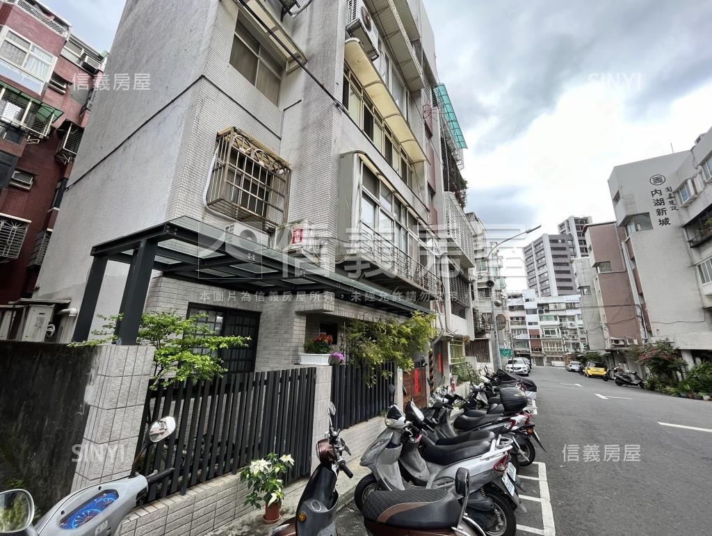 國泰內湖新城(15-37號)社區外觀及周邊環境