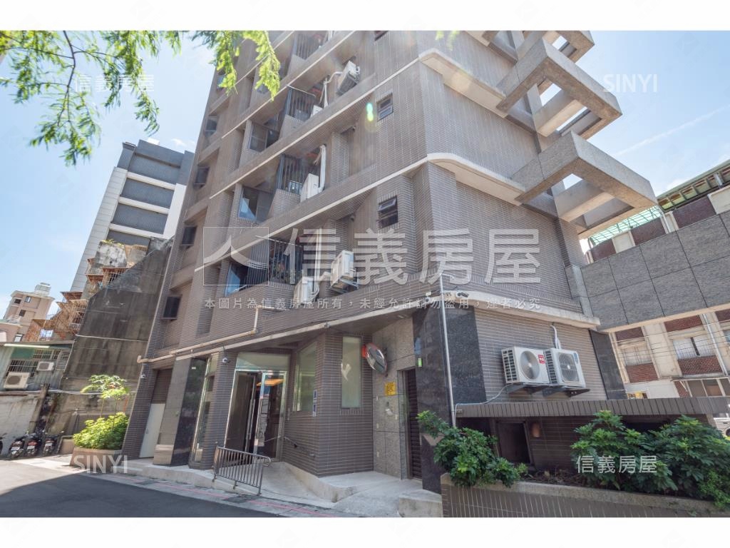 萬家春社區外觀及周邊環境