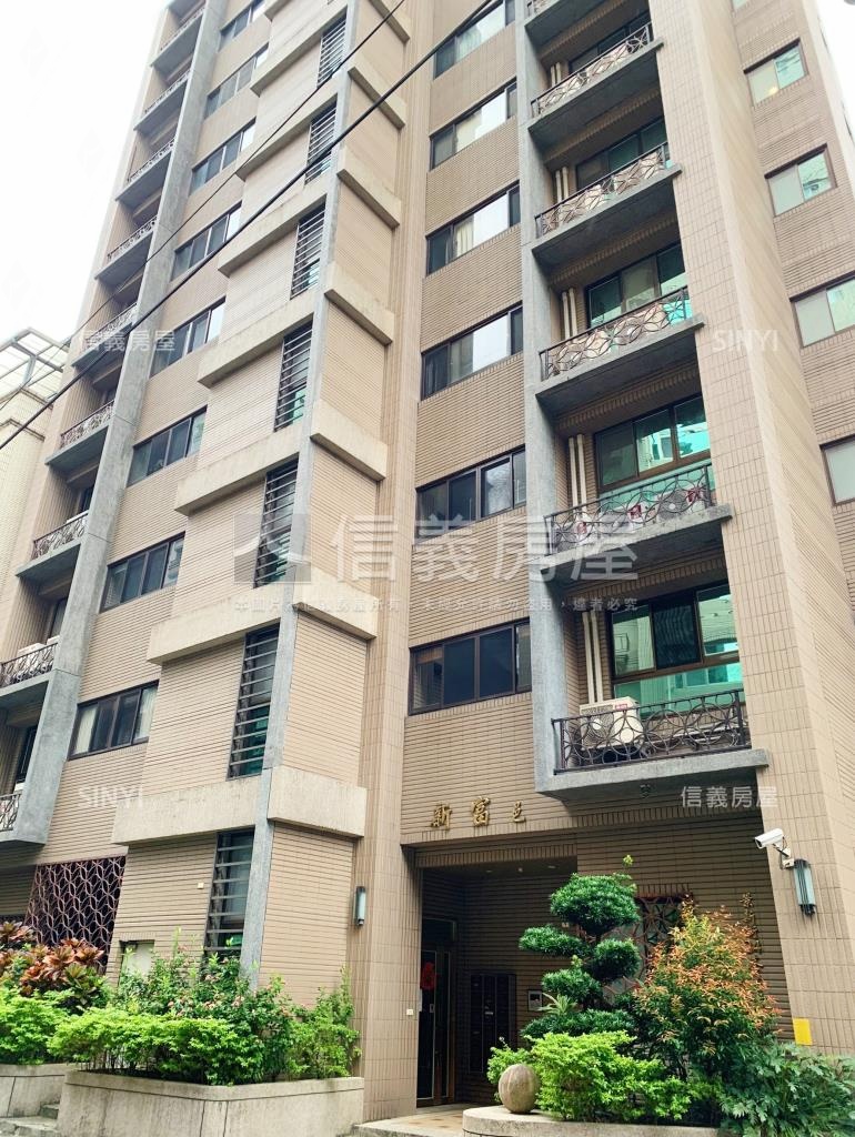 弘暉新富邑社區外觀及周邊環境