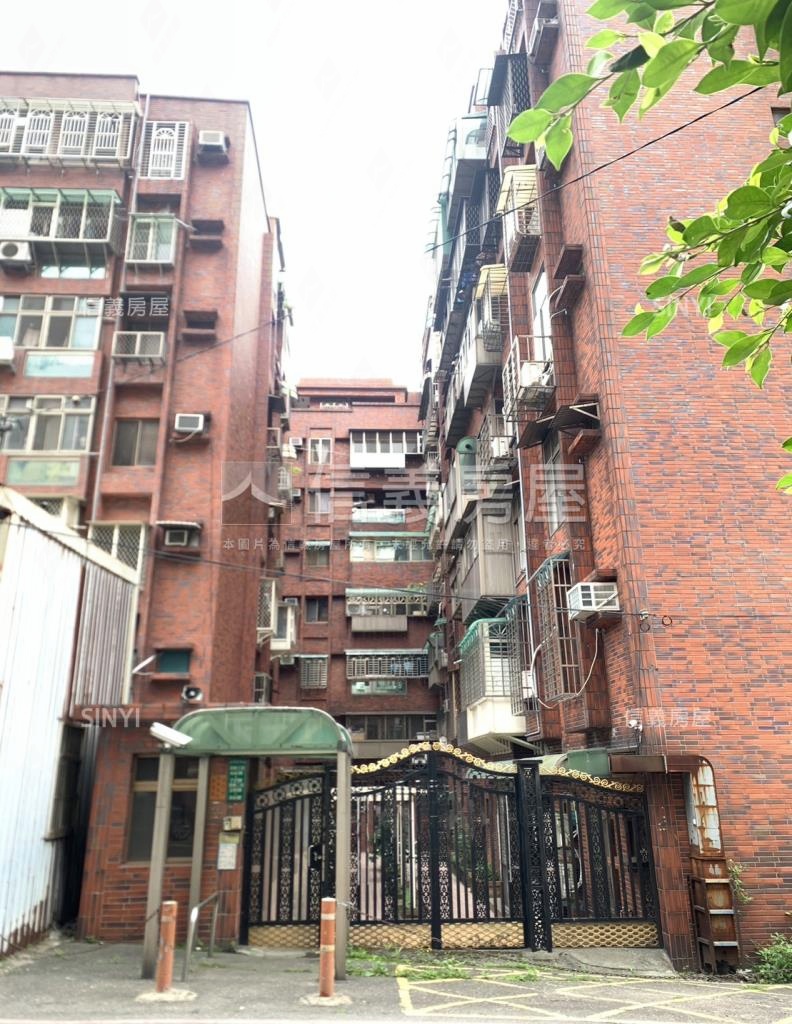 法拉麗社區外觀及周邊環境