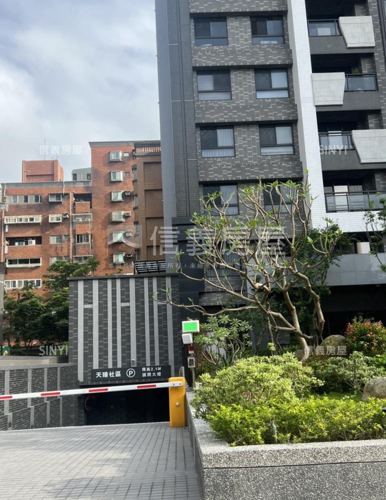 天臻社區外觀及周邊環境