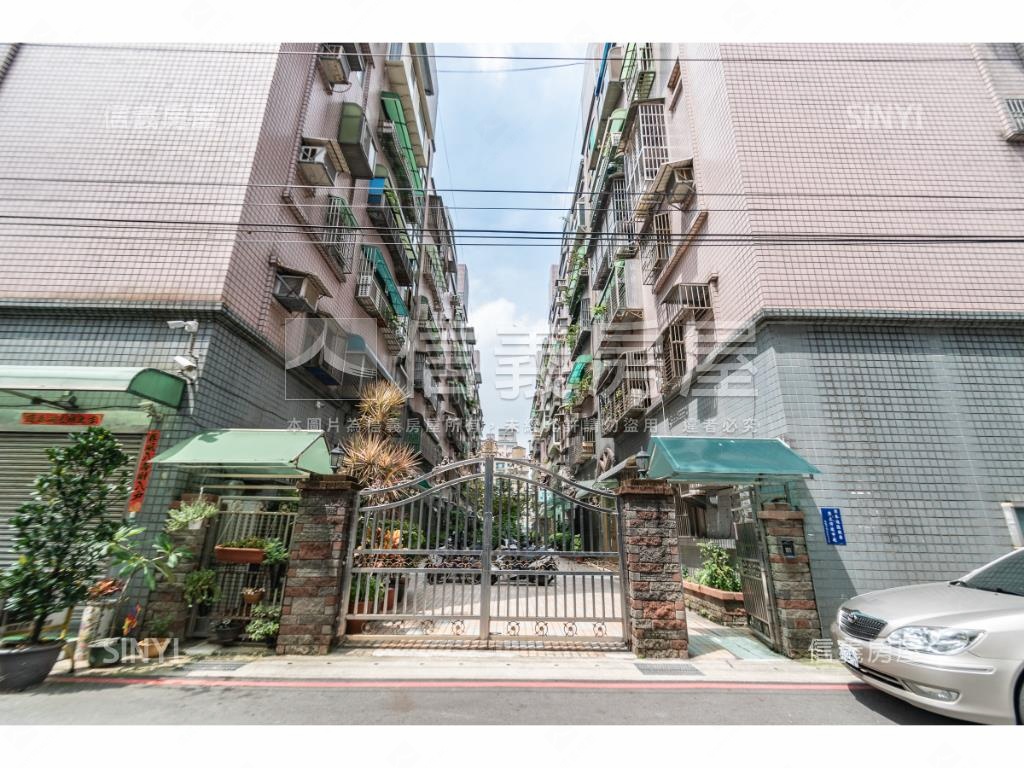 龍鳳京城社區外觀及周邊環境