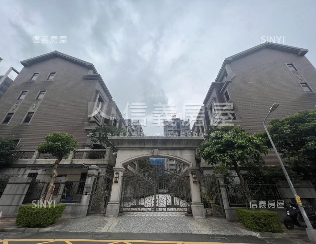 宏順爵仕堡社區外觀及周邊環境